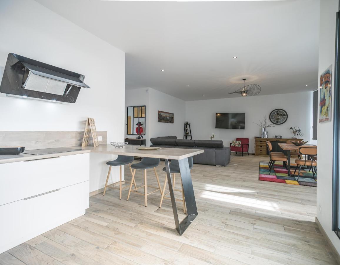 Loft Courtalon - Haut Standing - Patio - Parking Prives Apartment ทรัวส์ ภายนอก รูปภาพ