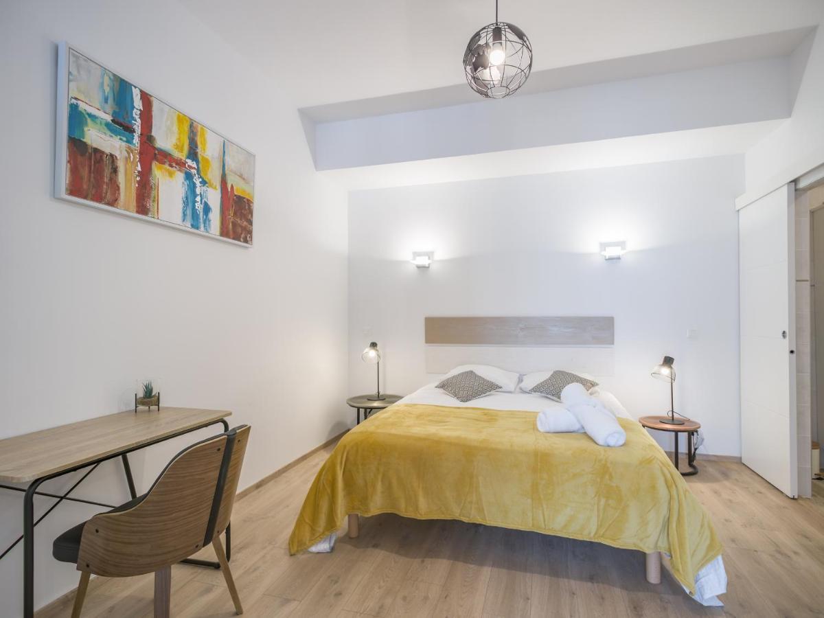 Loft Courtalon - Haut Standing - Patio - Parking Prives Apartment ทรัวส์ ภายนอก รูปภาพ